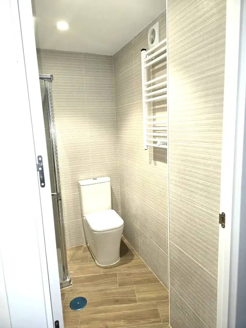 Bathroom of Flat for rent in Vigo 