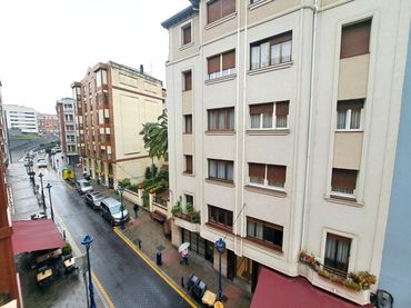 Pis amb balcó en venda a Gregorio Uzquiano Kalea