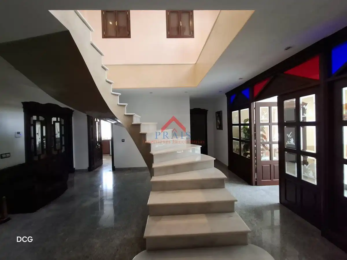Casa o chalet de alquiler en Utrera con Calefacción, Piscina y Amueblado