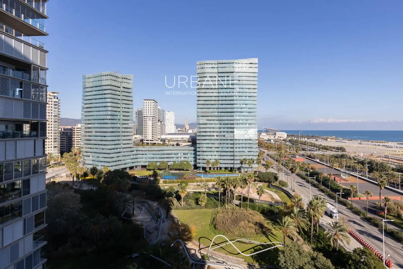 Vista exterior de Ático de alquiler en Barcelona con Aire acondicionado, Calefacción y Amueblado