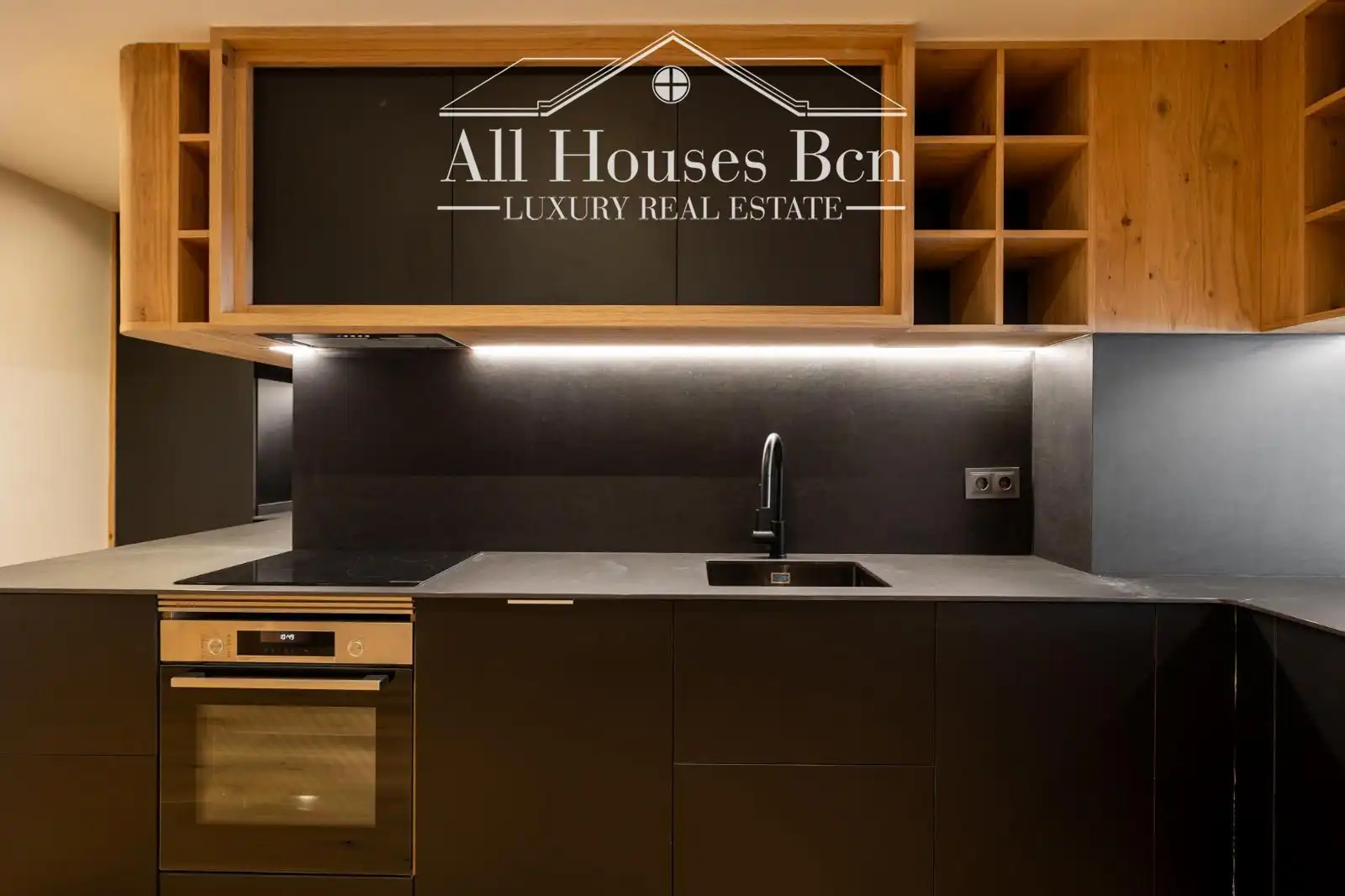 Kitchen of Flat for sale in Barcelona  with Air Conditioner, Heating and Parquet flooring