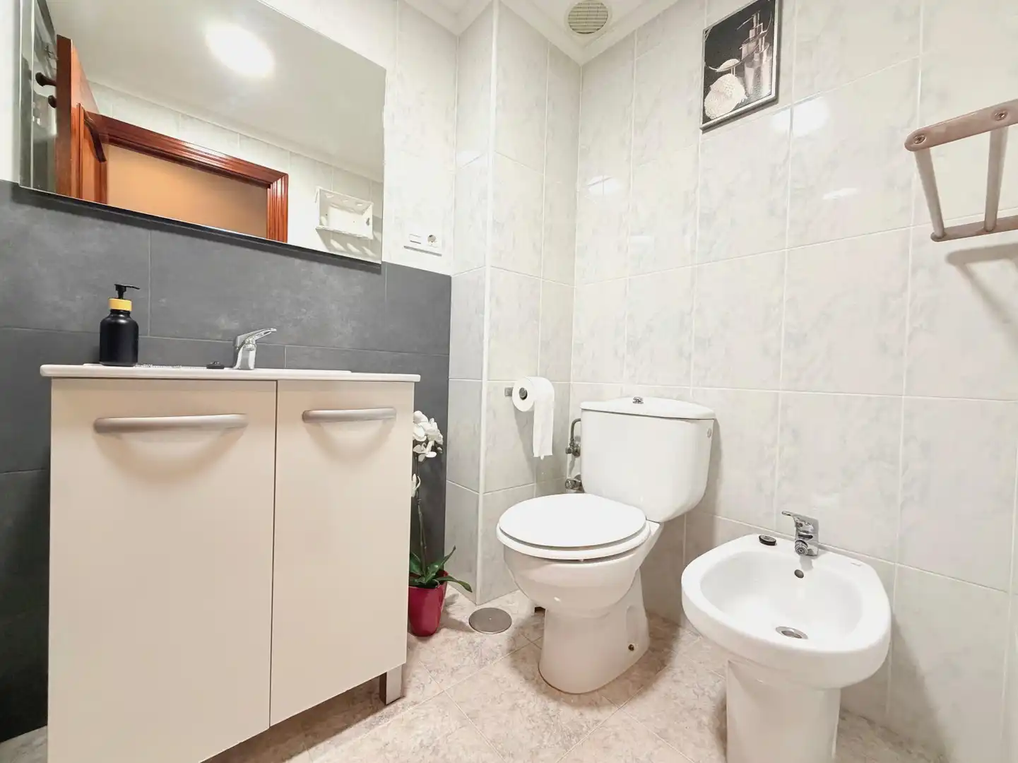 Baño de Piso en venta en Gijón  con Calefacción y Amueblado