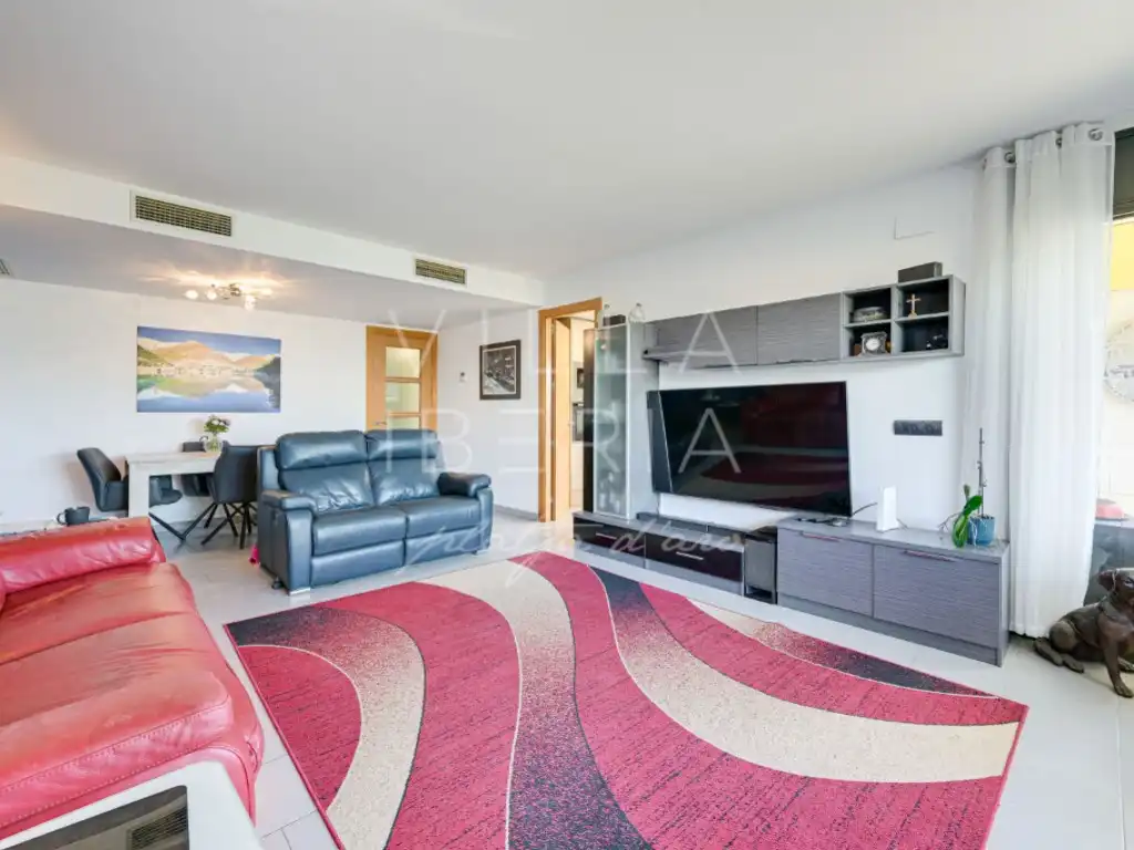 Casa con piscina en venta en Avenida Paisos Catalans 18, imagen 7