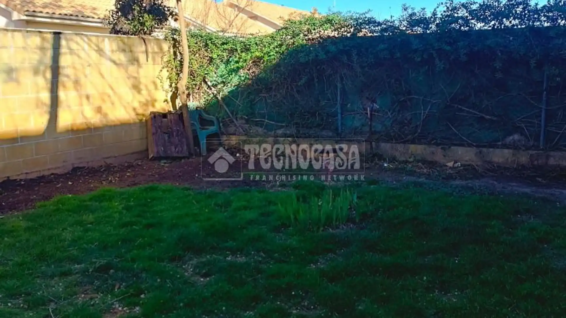 Jardín de Casa adosada en venta en Pozo de Guadalajara con Calefacción