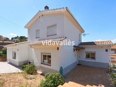 Casa con balcón en venta en Carrer Sant Joan