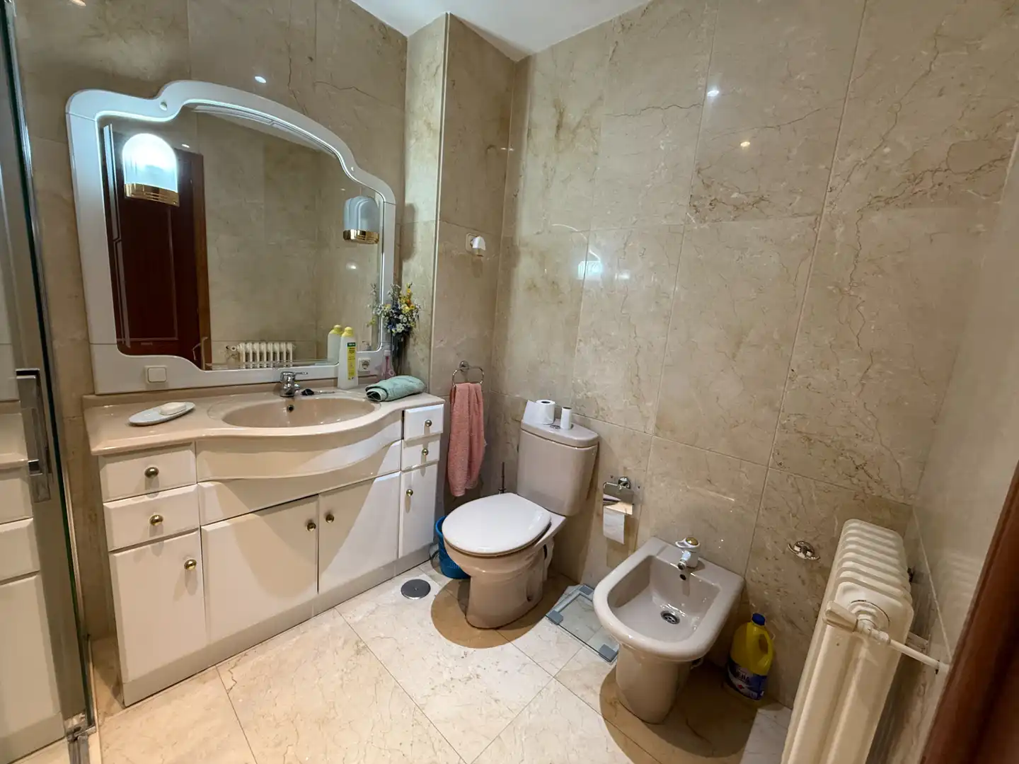 Badezimmer von Wohnung zum Verkauf in Alcorcón mit Heizung, Privatgarten und Möbliert