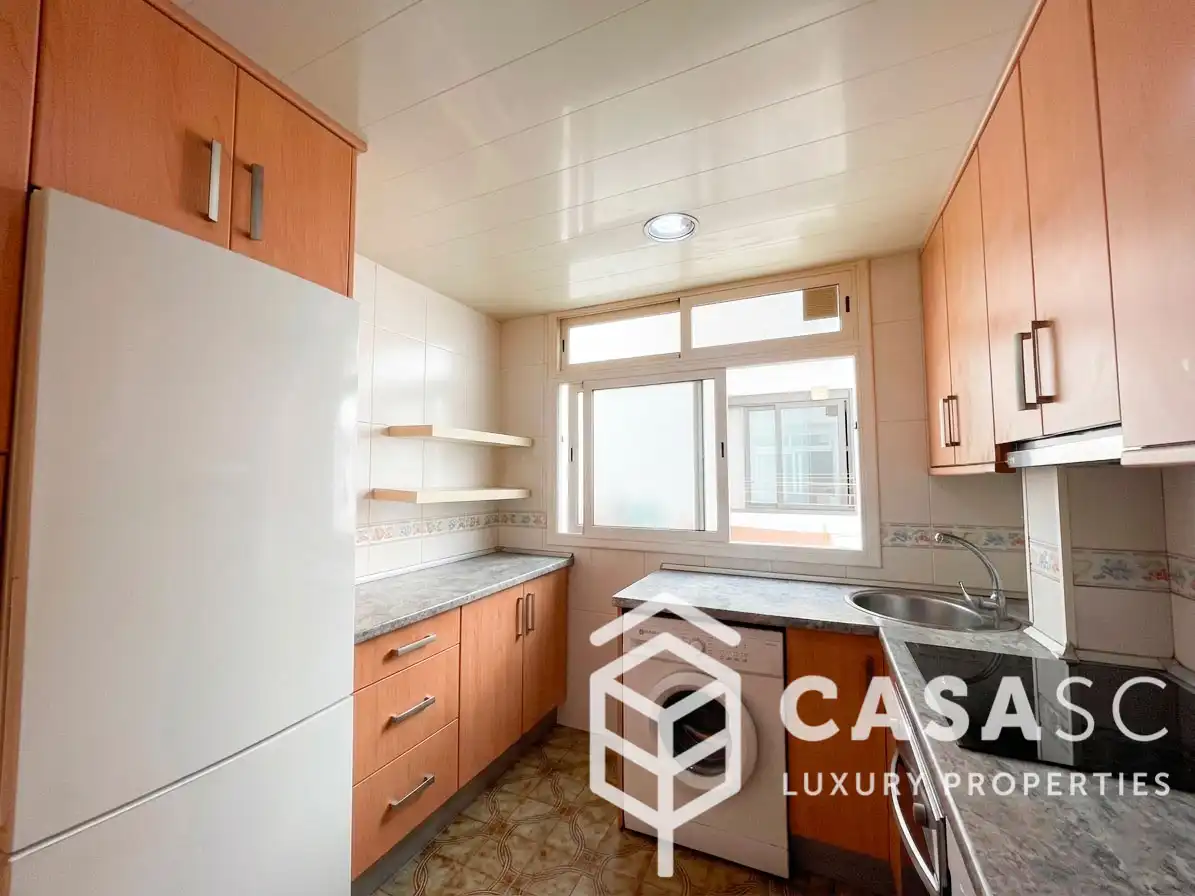 Cocina de Piso en venta en Cerdanyola del Vallès con Calefacción y Balcón