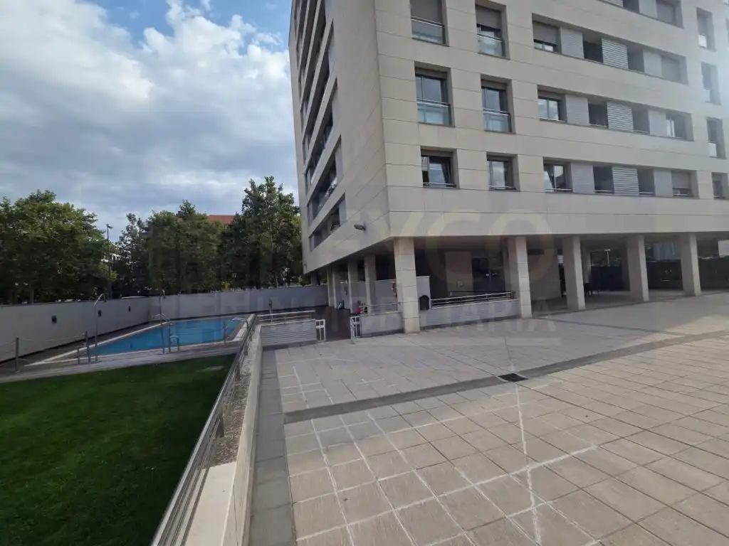 Swimming pool of Apartments for sale in  Logroño