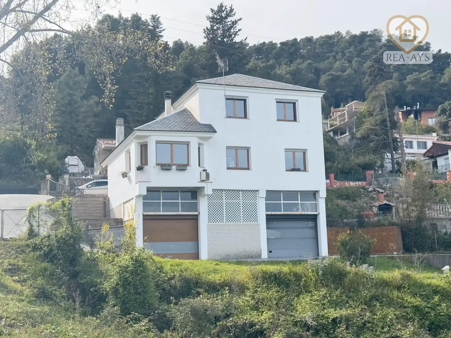 Außenansicht von Haus oder Chalet zum Verkauf in Vallirana mit Heizung, Privatgarten und Terrasse
