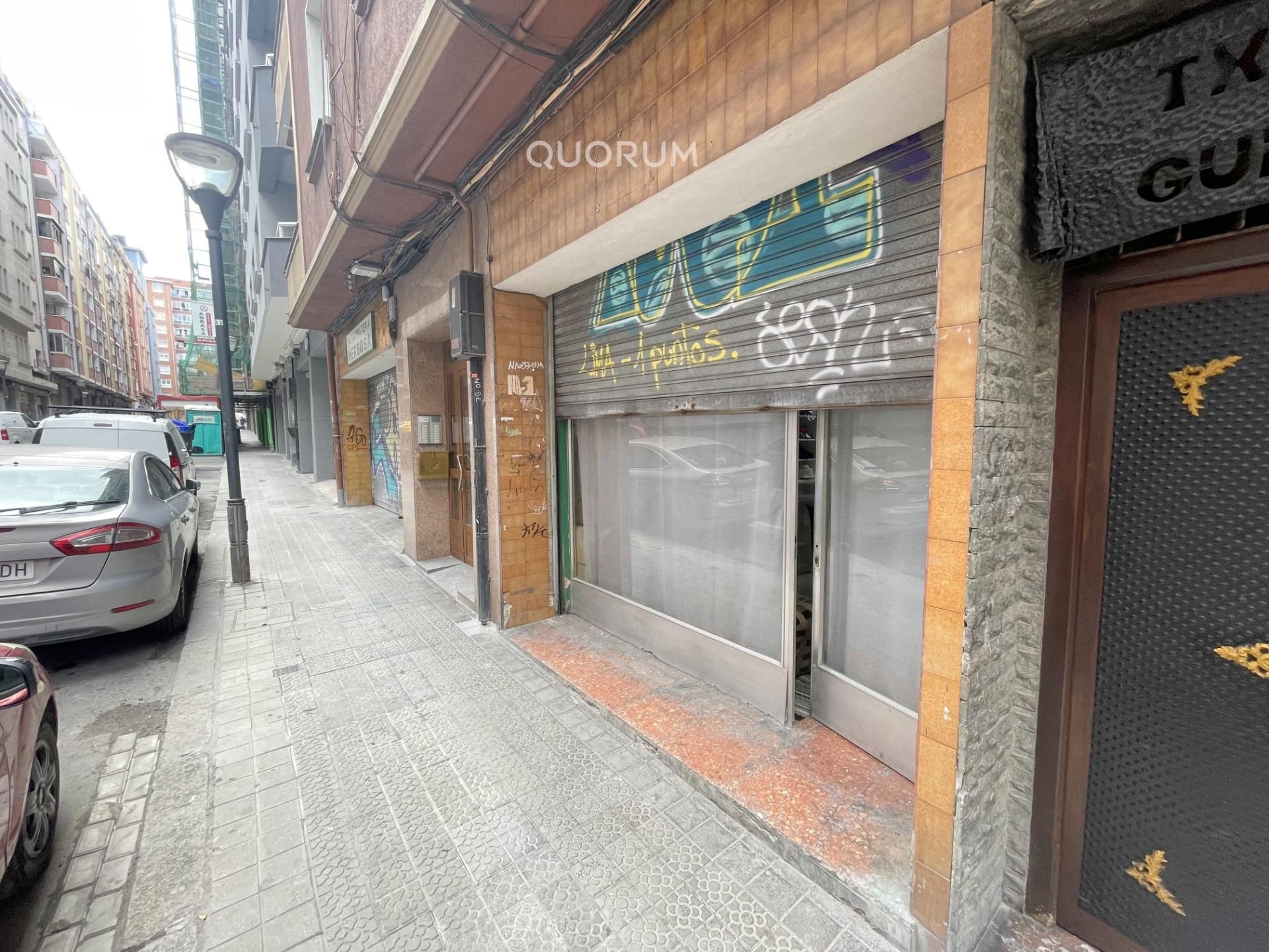 Vista exterior de Local en venta en Bilbao 