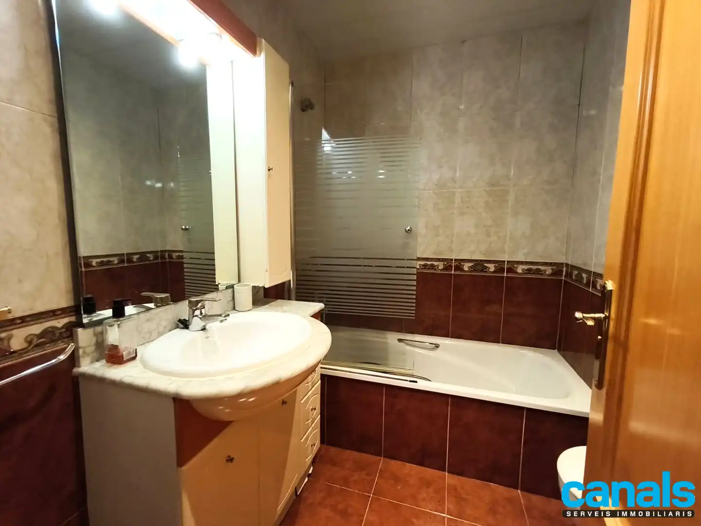 Baño de Piso en venta en Cerdanyola del Vallès con Aire acondicionado, Calefacción y Parquet