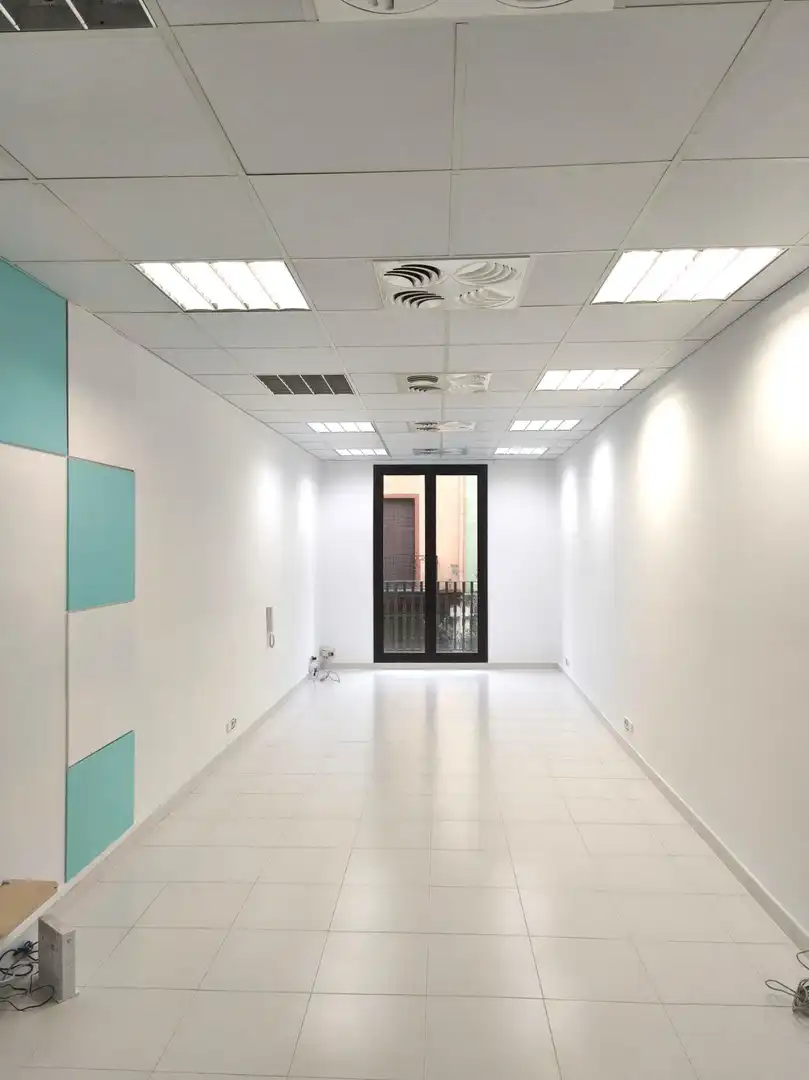 Bureau avec ascenseur à louer à Centre Vila, imagen 3
