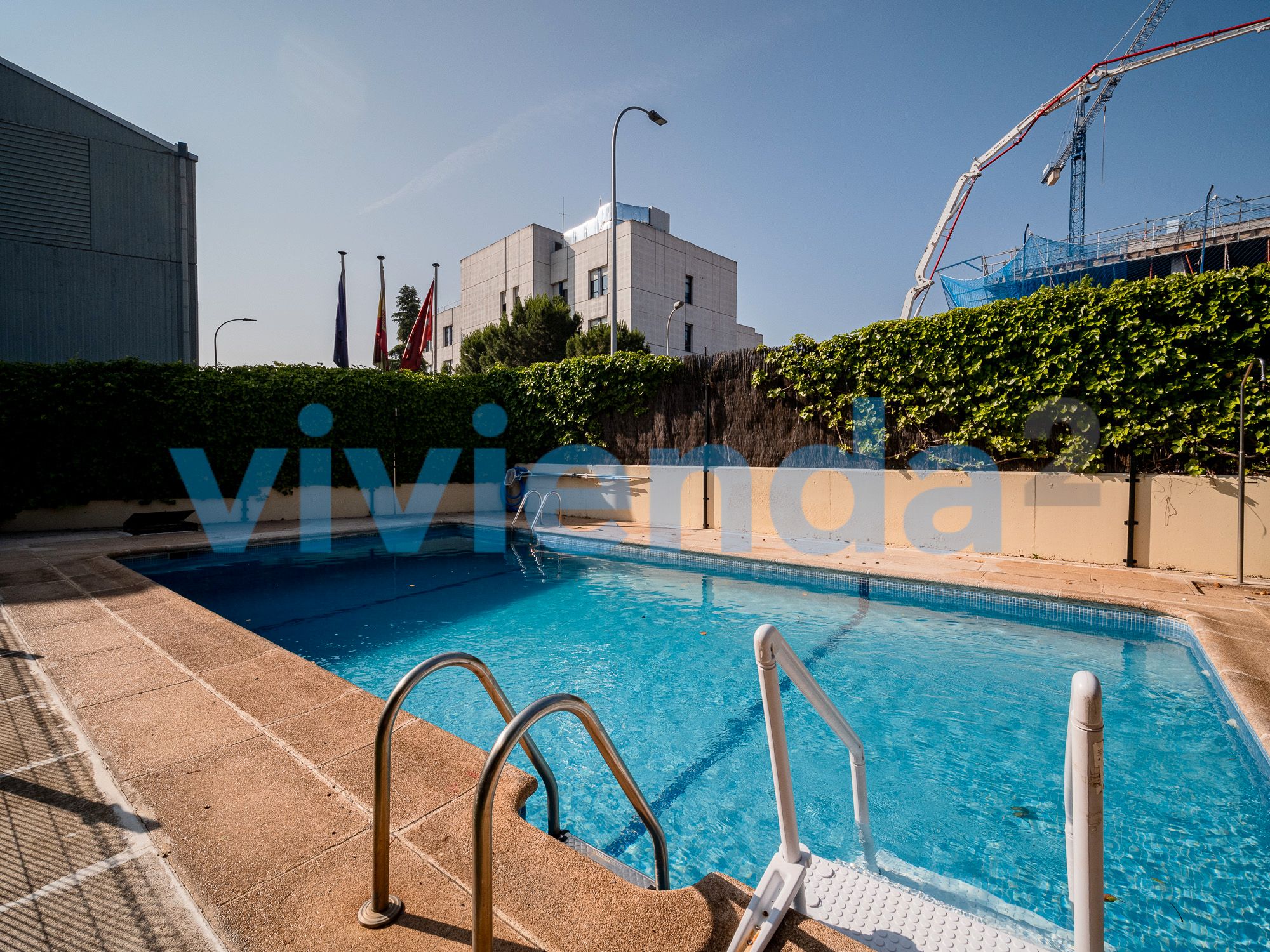 Swimming pool of House or chalet for sale in  Madrid Capital  with Air Conditioner, Heating and Terrace