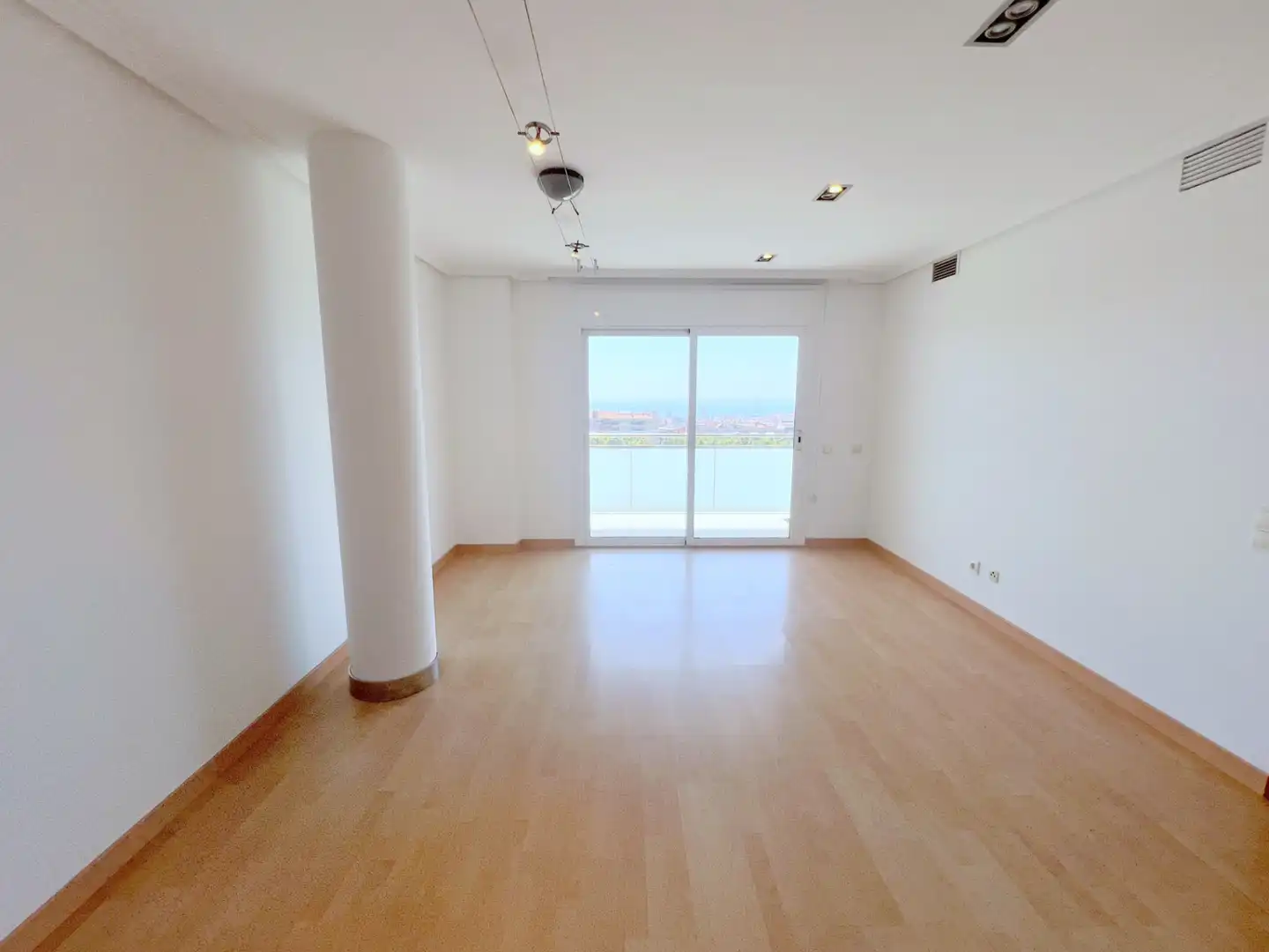 Sala de estar de Piso de alquiler en Mataró con Aire acondicionado, Calefacción y Parquet
