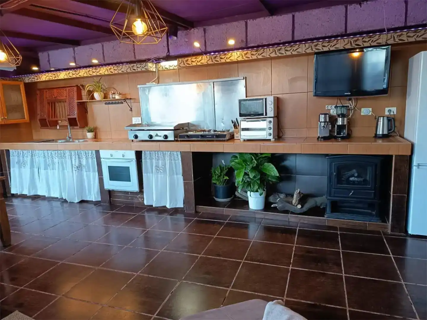 Kitchen of Flat for rent in Arona  with Air Conditioner, Private garden and Parquet flooring