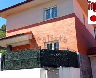 Exterior view of Single-family semi-detached for sale in Castro-Urdiales  with Terrace and Balcony