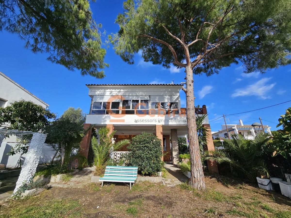 Exterior view of House or chalet to rent in Cunit  with Air Conditioner, Private garden and Terrace