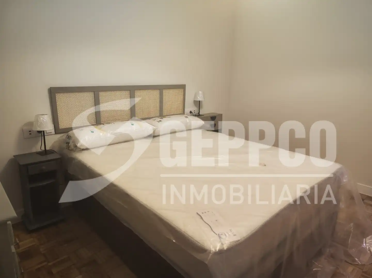 Schlafzimmer von Wohnung zur Miete in Madrid mit Klimaanlage, Heizung und Möbliert