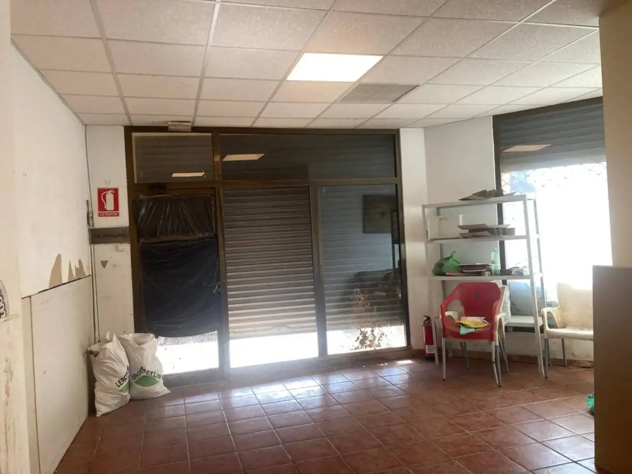 Locale commerciale in vendita a Avenida Antonio Muñoz