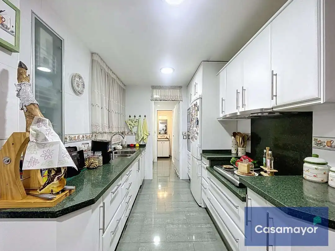 Cocina de Piso en venta en Alicante / Alacant con Aire acondicionado y Calefacción