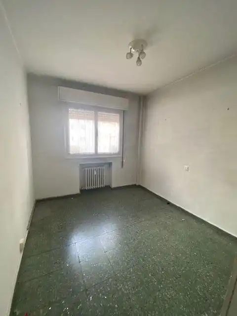 Habitación de Piso en venta en Oviedo  con Calefacción, Terraza y Trastero