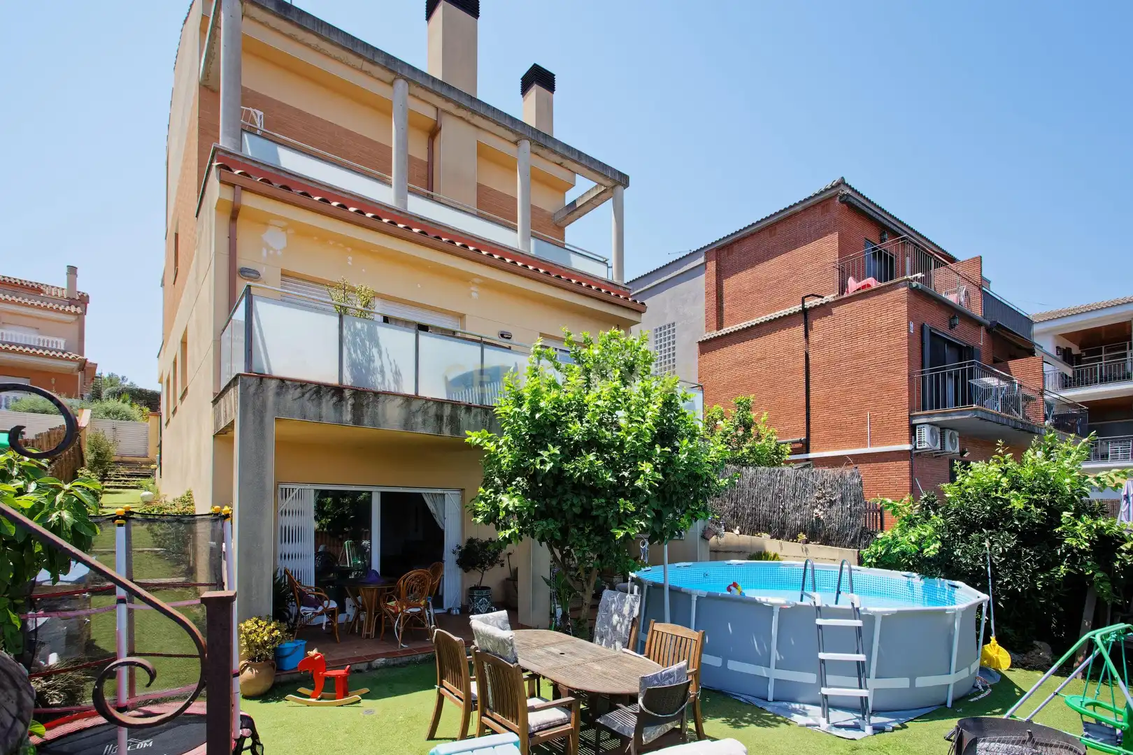 Vista exterior de Casa o xalet en venda en Santa Perpètua de Mogoda