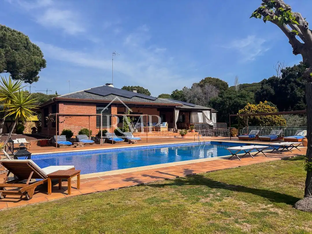 Casa amb piscina en venda a Barcelona s/n