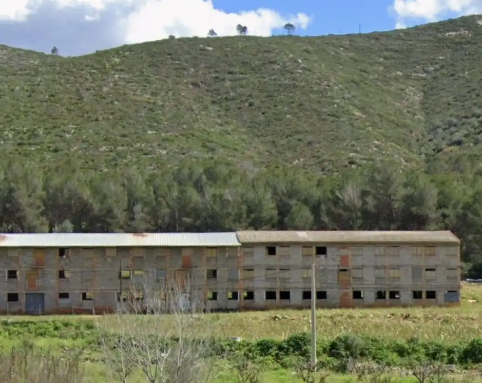 Vista exterior de Nau industrial en venda en Cheste