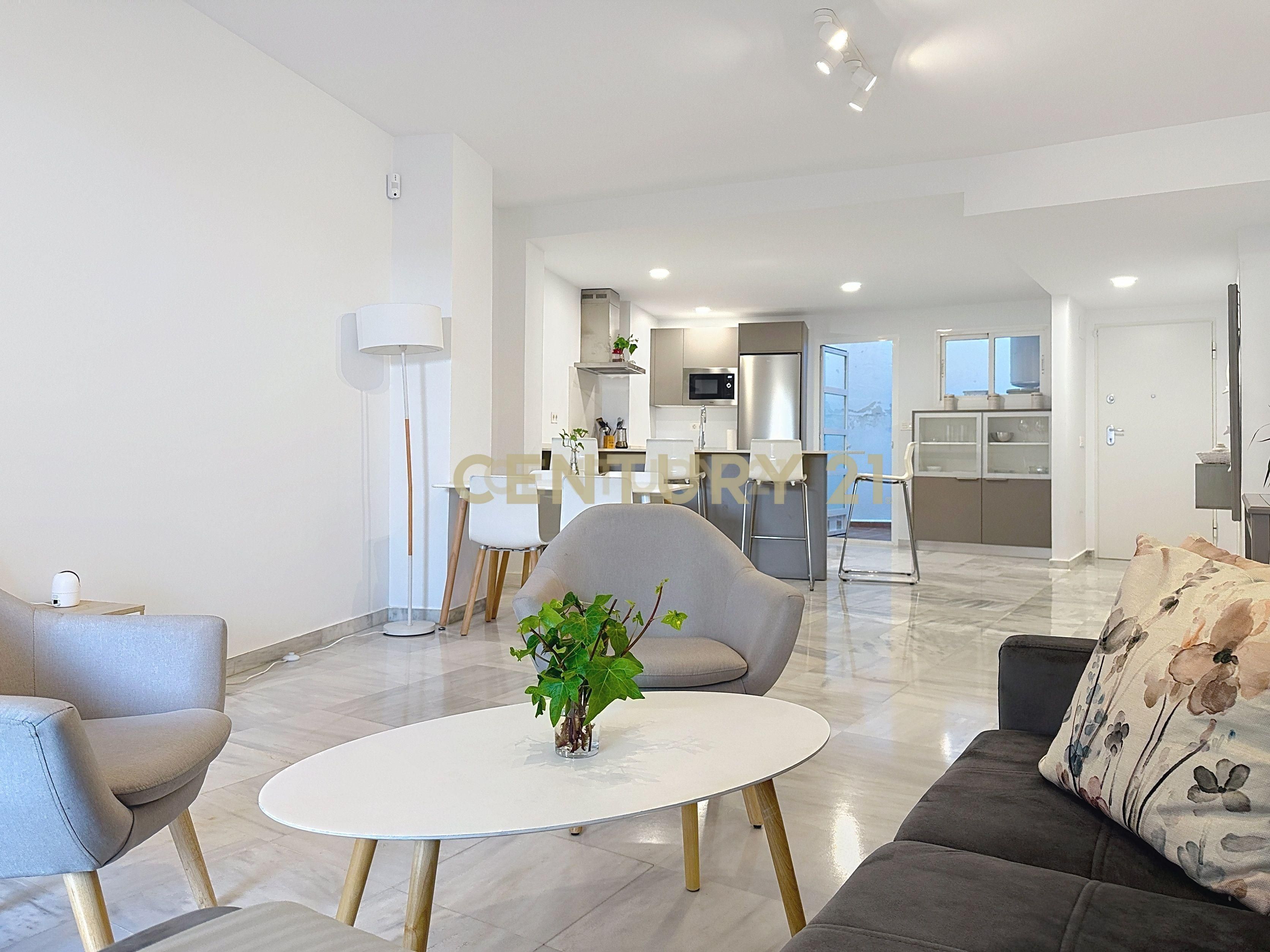 Sala d'estar de Planta baixa en venda en Torremolinos amb Aire condicionat, Forn i Rentadora