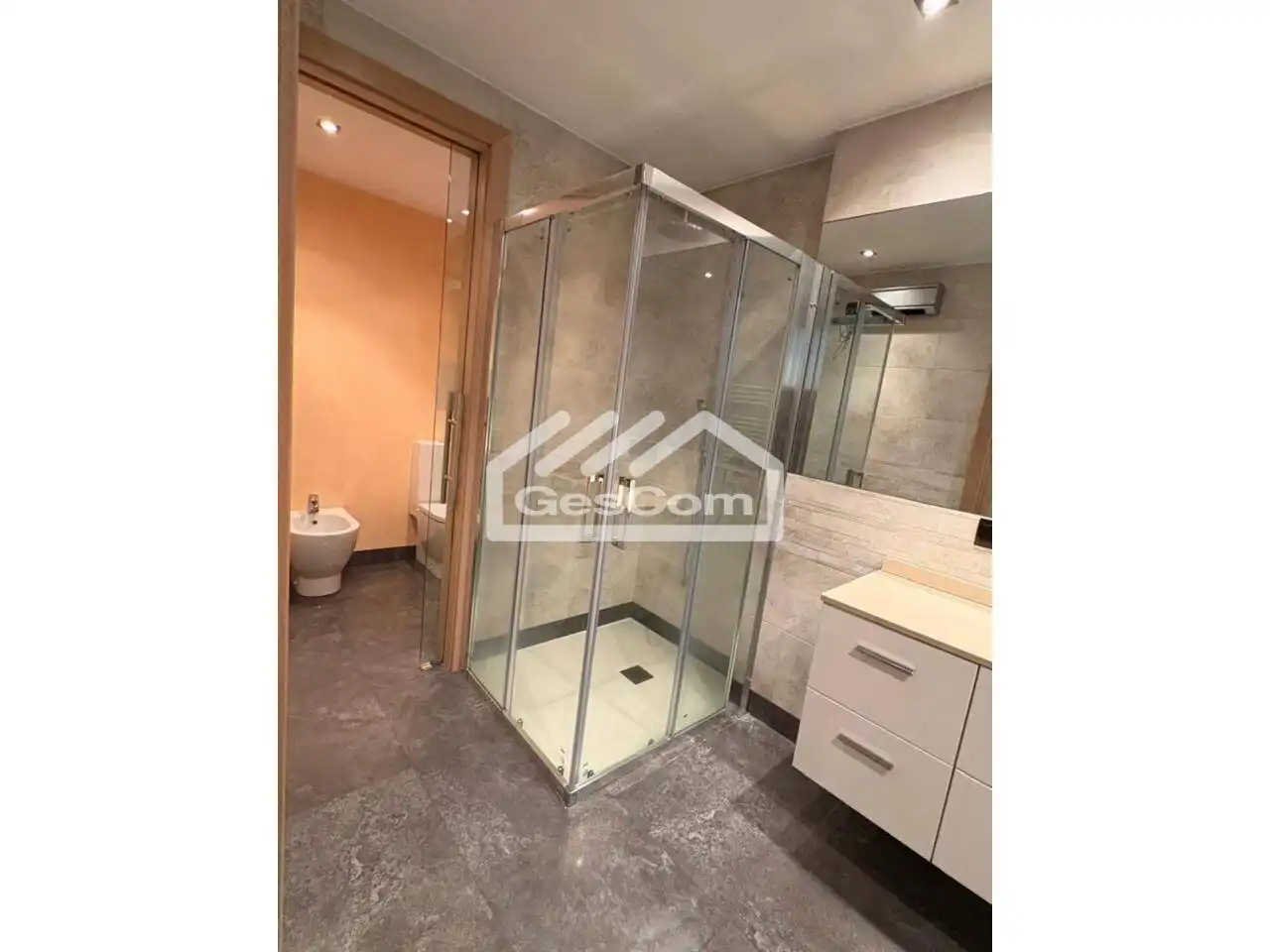 Baño de Ático en venta en Escaldes – Engordany con Aire acondicionado, Calefacción y Terraza