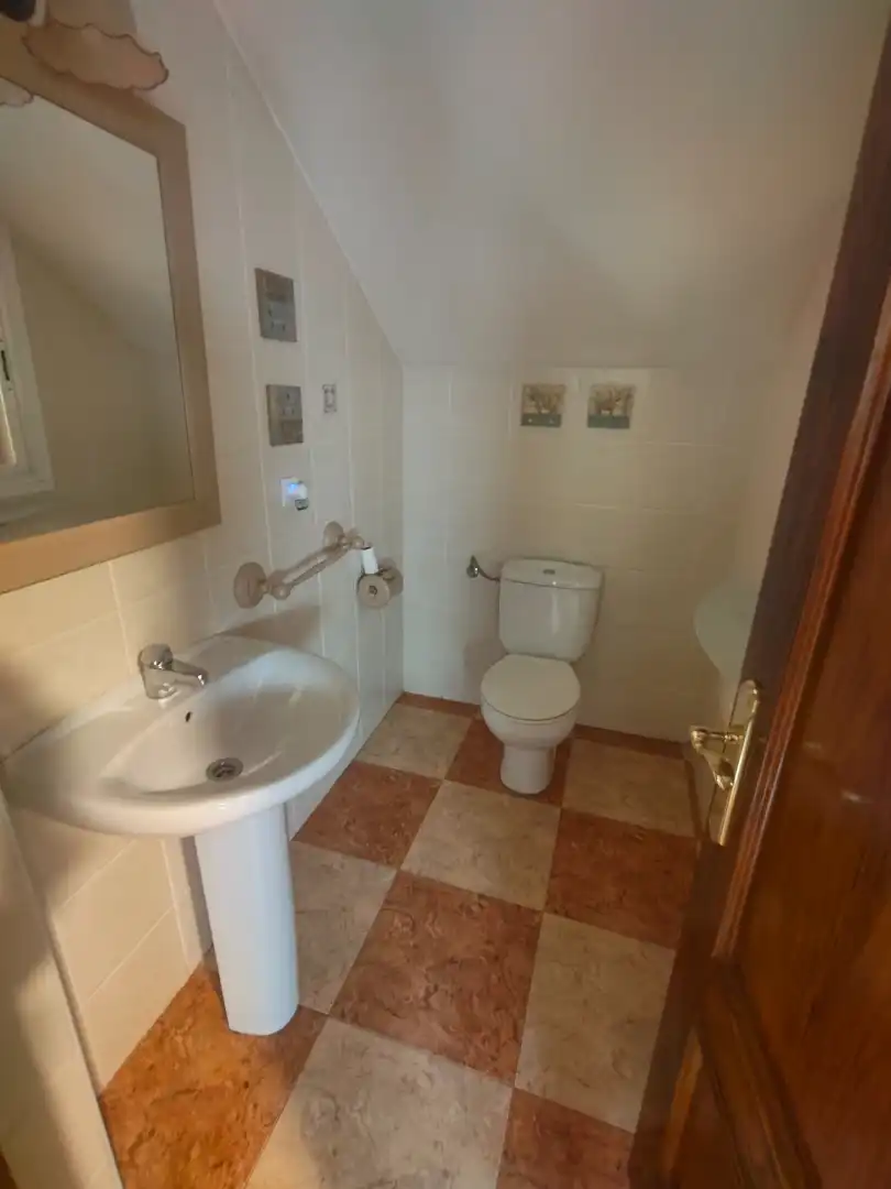 Bany de Casa o xalet en venda en Baza amb Moblat
