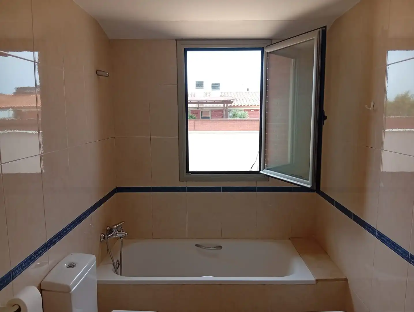 Badezimmer von Maisonette zum Verkauf in Vilanova del Vallès mit Klimaanlage, Heizung und Terrasse