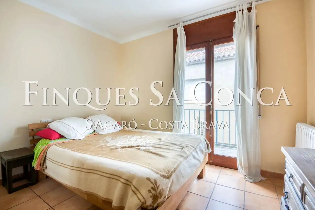 Habitación de Casa adosada en venta en Sant Feliu de Guíxols con Calefacción