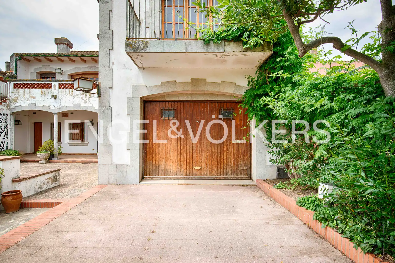 Vista exterior de Casa adosada en venta en Ordis con Calefacción, Jardín privado y Terraza