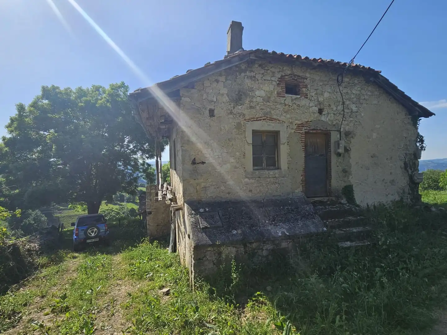Außenansicht von Country house zum Verkauf in Belmonte de Miranda mit Privatgarten und Abstellraum