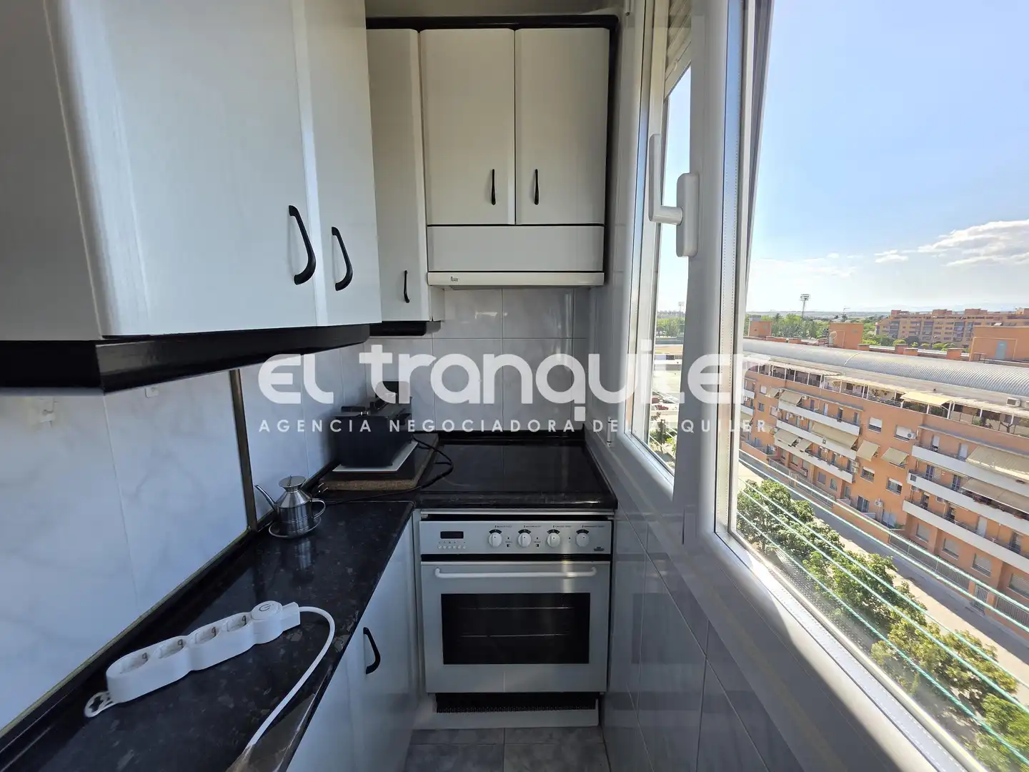 Kitchen of Flat for rent in Madrid  with Air Conditioner, Parquet flooring and Terrace