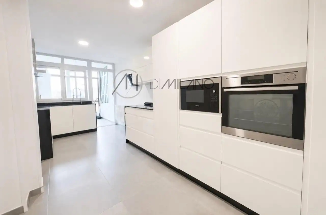 Kitchen of Flat for sale in Pontevedra Capital   with Heating, Storage room and Balcony