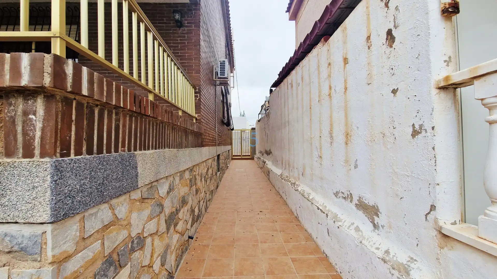 Vista exterior de Casa o xalet en venda en Pilar de la Horadada amb Aire condicionat, Moblat i Balcó