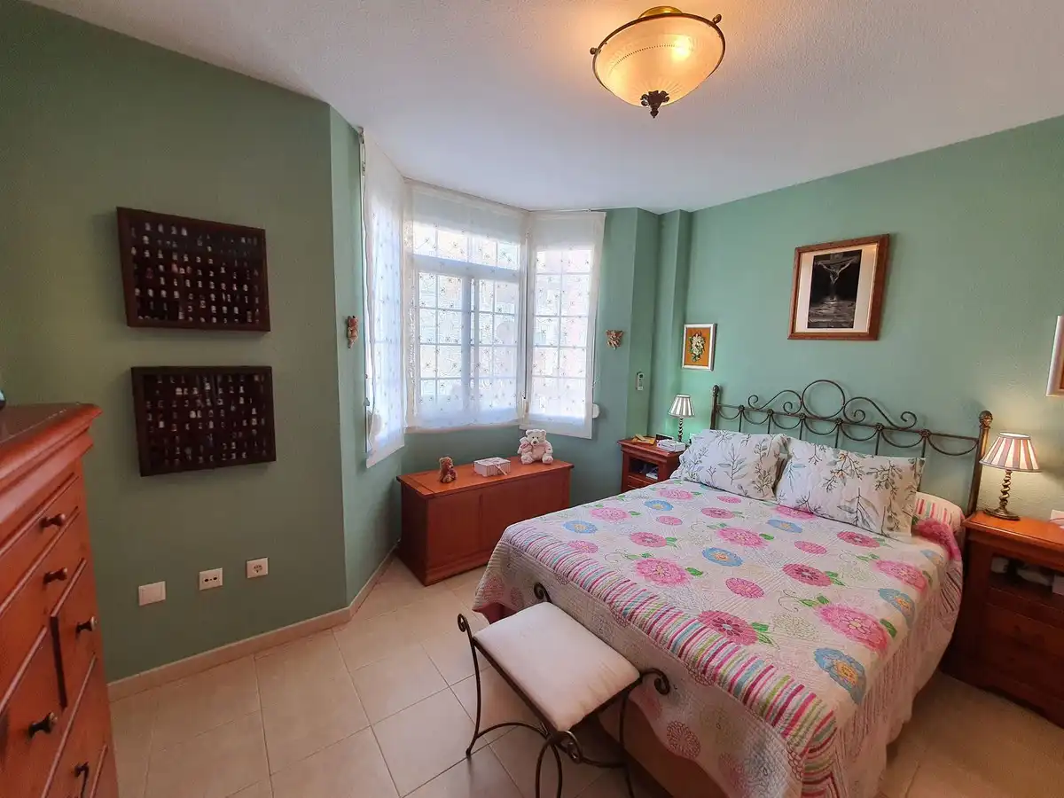 Habitación de Casa adosada en venta en Málaga con Aire acondicionado, Calefacción y Terraza
