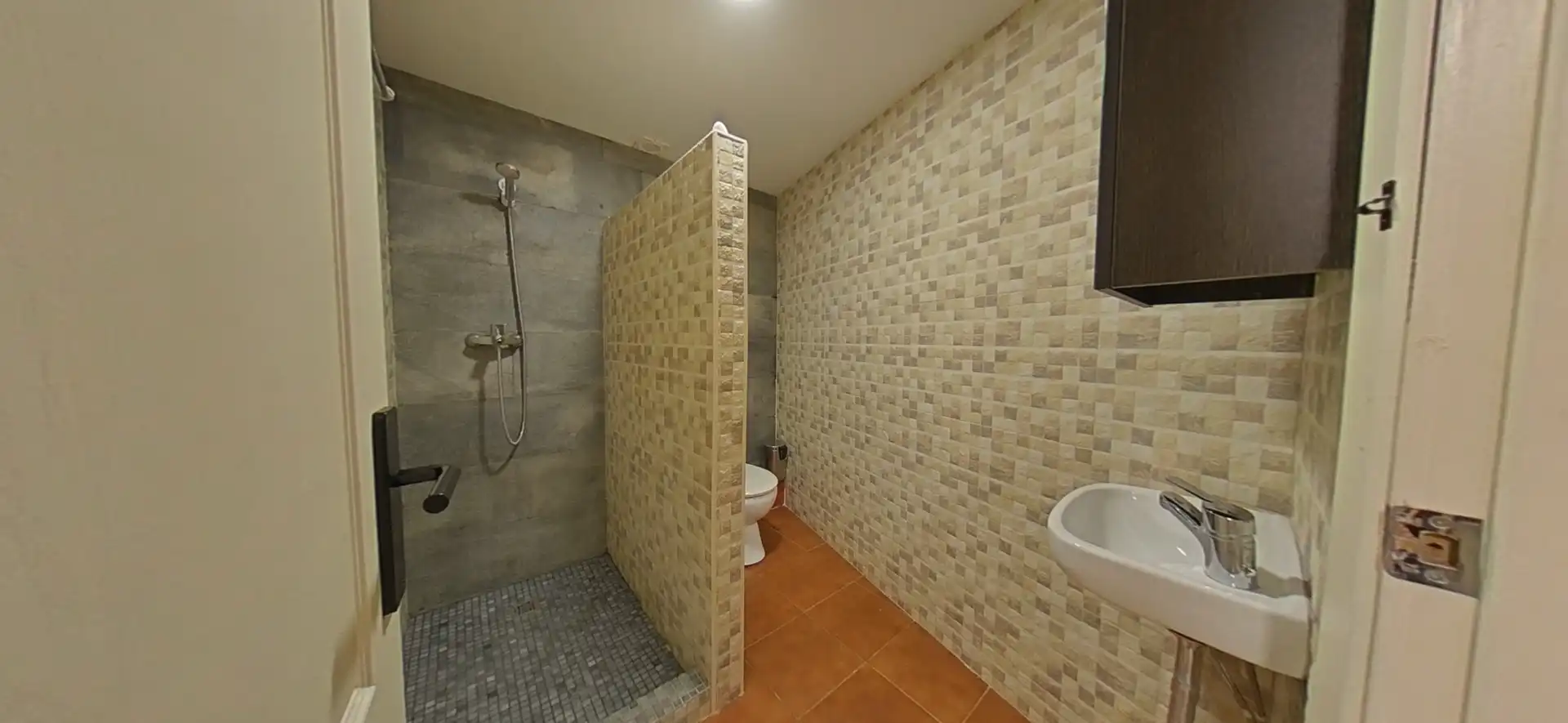 Baño de Casa o chalet en venta en Sant Esteve Sesrovires con Aire acondicionado, Calefacción y Jardín privado