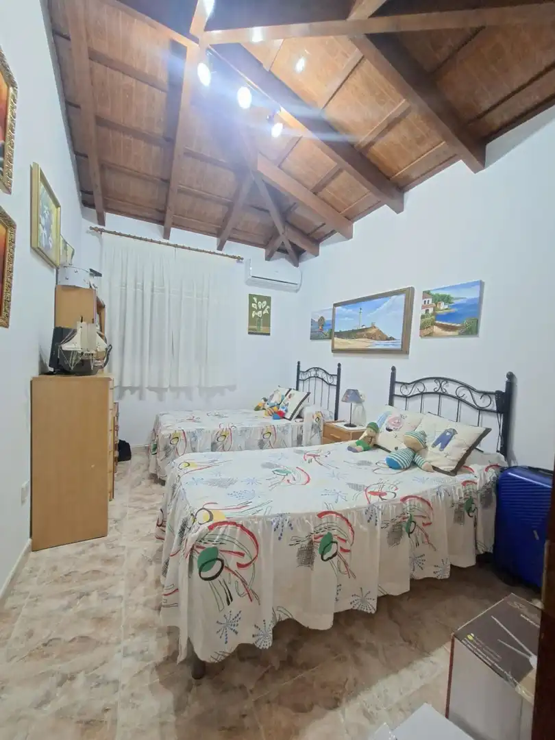 Dormitori de Casa o xalet en venda en San Roque amb Aire condicionat, Calefacció i Jardí privat