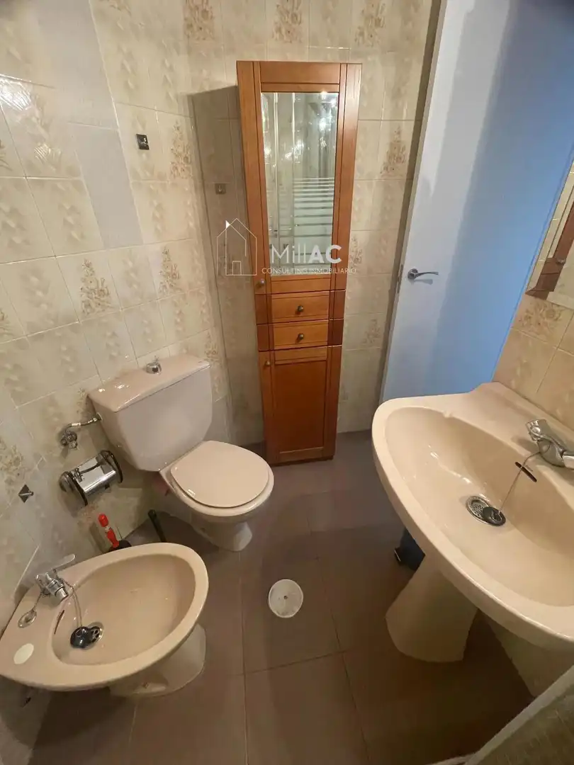 Baño de Piso de alquiler en Madrid con Terraza y Amueblado