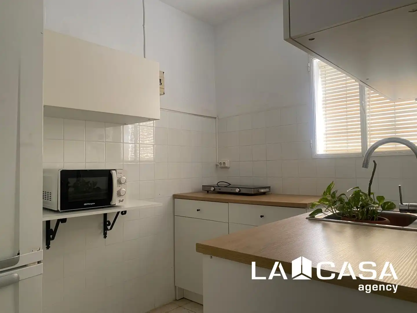 Küche von Wohnung zum Verkauf in Dos Hermanas mit Klimaanlage und Terrasse
