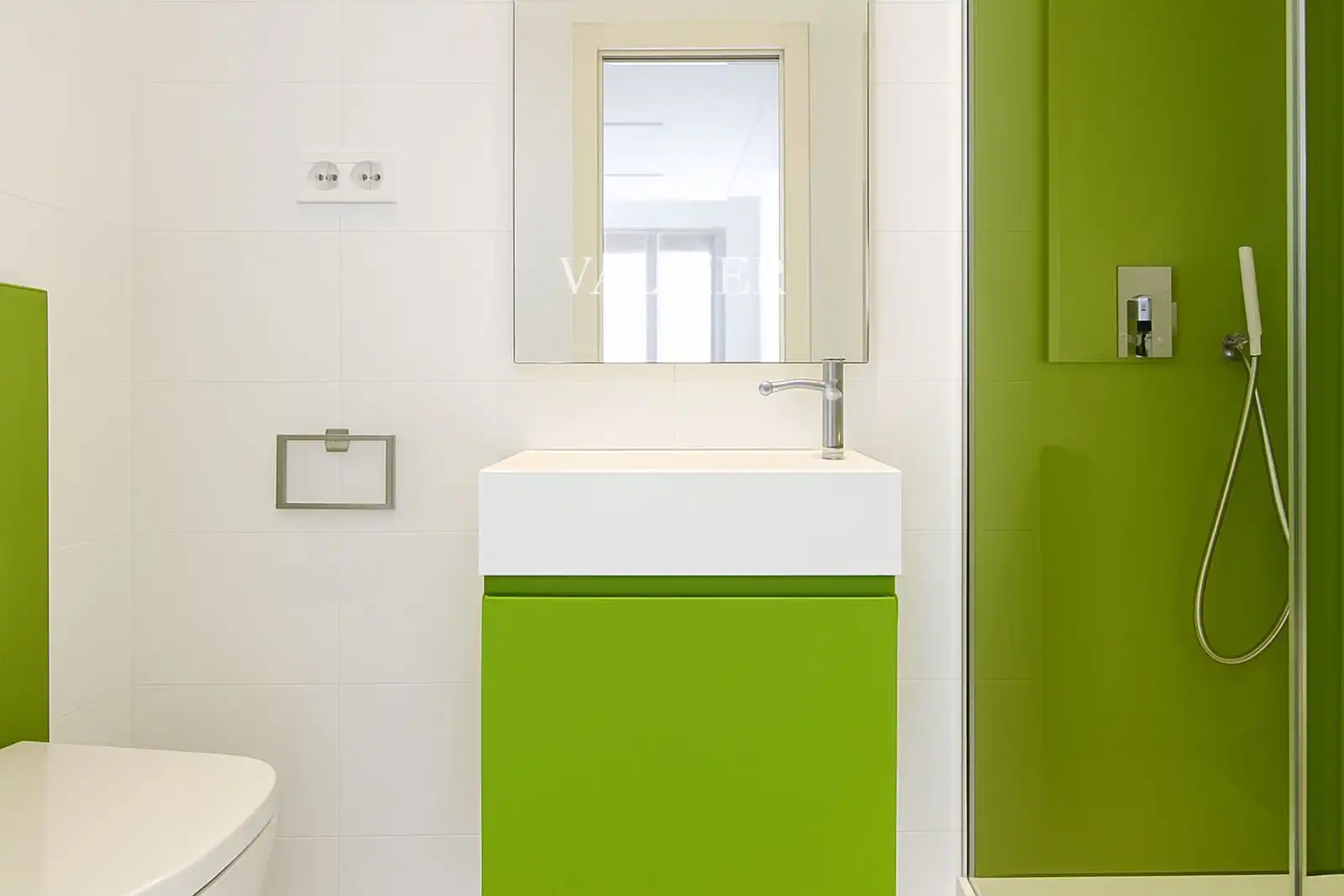 Badezimmer von Wohnung zum Verkauf in Madrid mit Klimaanlage, Heizung und Terrasse