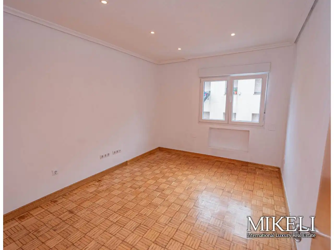 Bedroom of Flat for sale in Santander  with Alarm