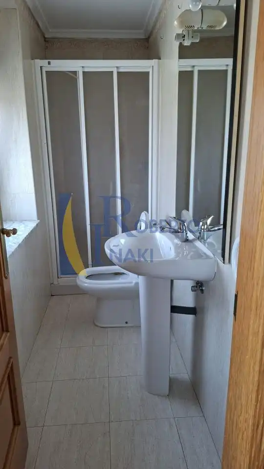 Bany de Casa o xalet en venda en Toral de los Guzmanes amb Calefacció i Jardí privat