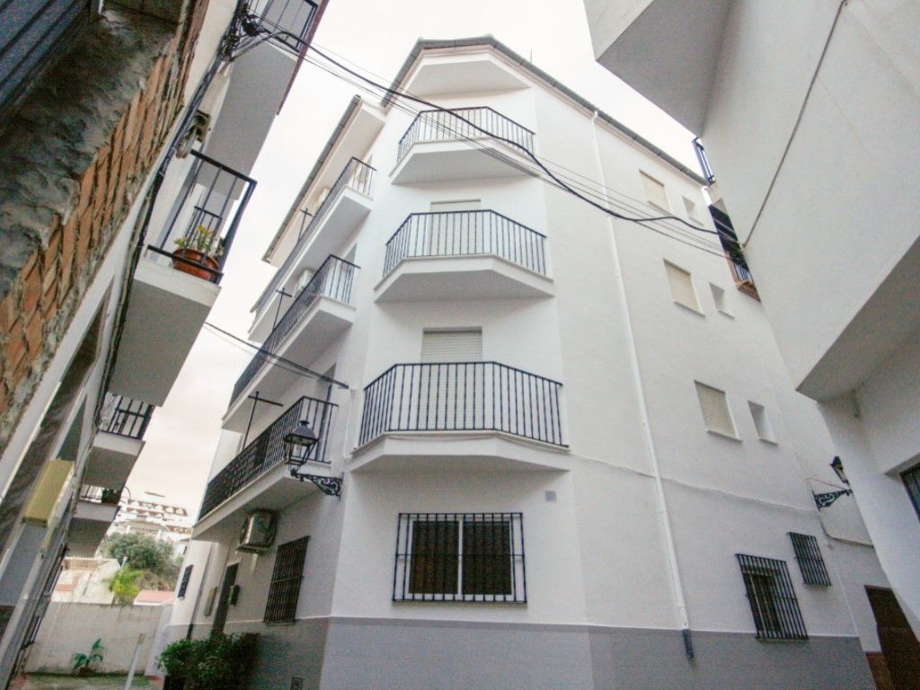 Vista exterior de Edificio en venta en Tolox
