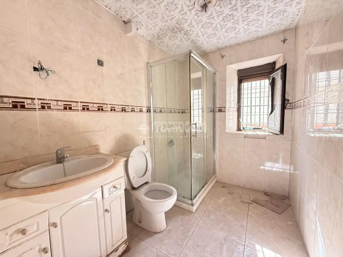 Bany de Casa o xalet en venda en Madrid
