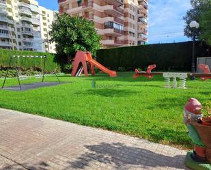 Jardí de Apartament de lloguer en Benicasim / Benicàssim amb Traster, Moblat i Piscina comunitària