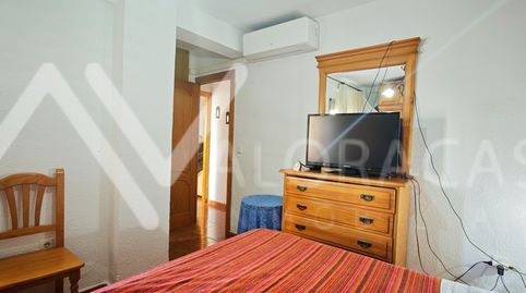 Foto 3 de Piso en venta en Calle Casarabonela, Santa Cristina - San Rafael, Málaga Capital